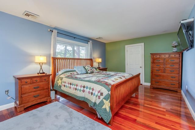 21 Hinds Lane, Pelham, NH 03076