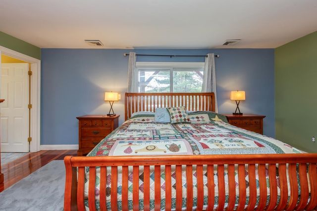21 Hinds Lane, Pelham, NH 03076