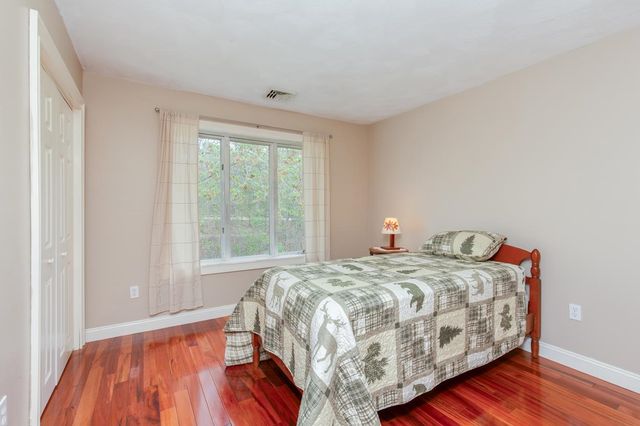 21 Hinds Lane, Pelham, NH 03076
