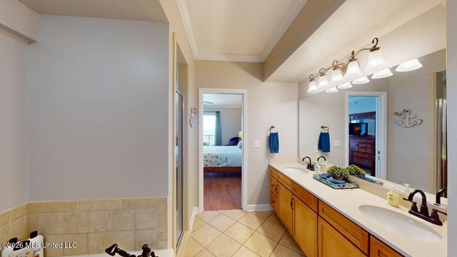 1200 Beach Drive, 1205, Gulfport, MS 39507