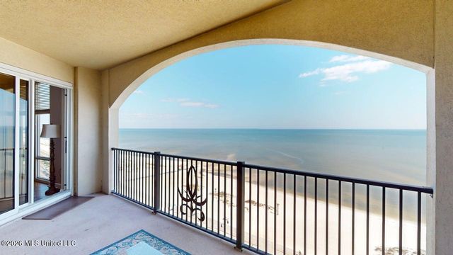 1200 Beach Drive, 1205, Gulfport, MS 39507