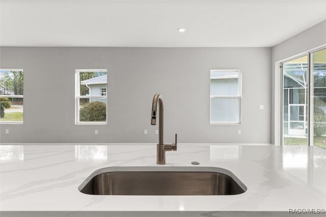 9 Fringetree Street, Homosassa, FL 34446