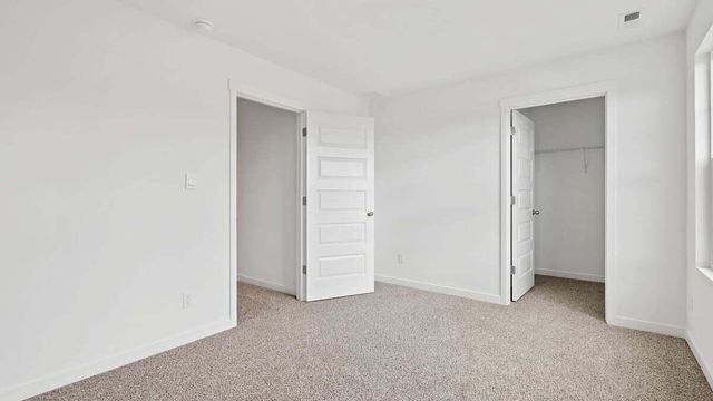 244 Cressmoor Boulevard, Hobart, IN 46342