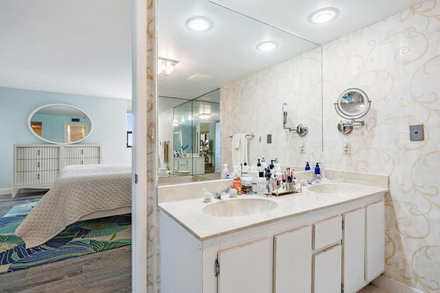 5280 N Ocean Drive 8b, Riviera Beach, FL 33404