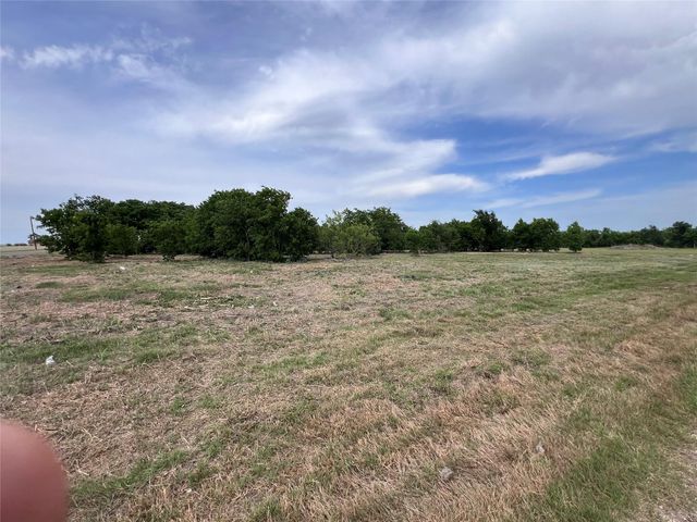 27 County Road 483, Taylor, TX 76574
