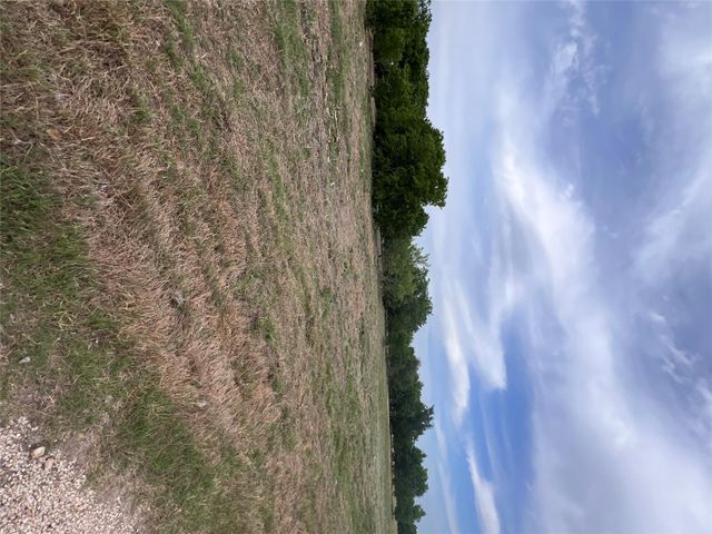 27 County Road 483, Taylor, TX 76574