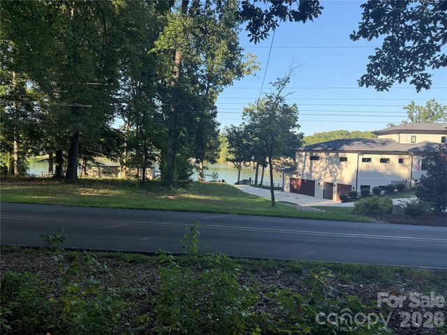 106 Golden Pond Lane, Mooresville, NC 28117