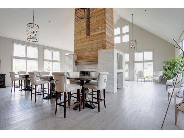 6155 Chasewood Parkway 204, Minnetonka, MN 55343