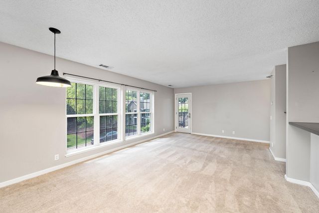 6155 Chasewood Parkway 204, Minnetonka, MN 55343