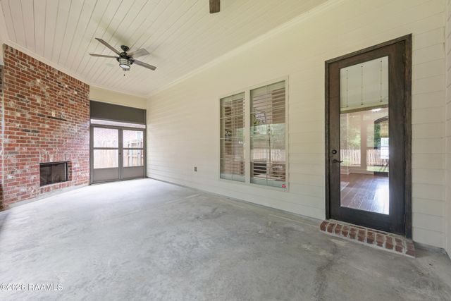 301 Herbsaint Drive, Youngsville, LA 70592