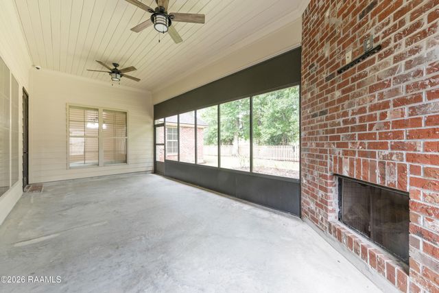 301 Herbsaint Drive, Youngsville, LA 70592