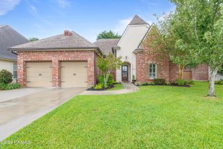 301 Herbsaint Drive, Youngsville, LA 70592