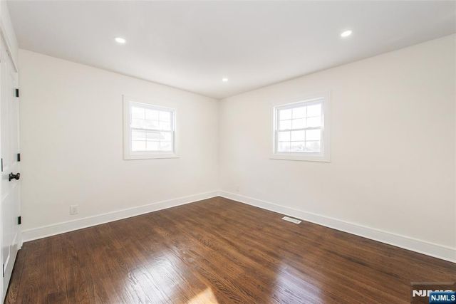 179 Huguenot Drive, New Milford, NJ 07646