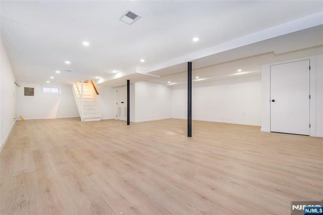 179 Huguenot Drive, New Milford, NJ 07646