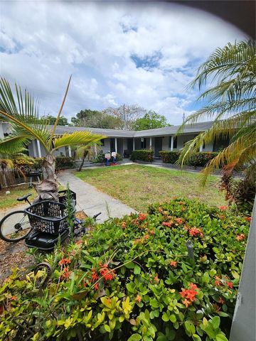 2000 Washington Street, Hollywood, FL 33020