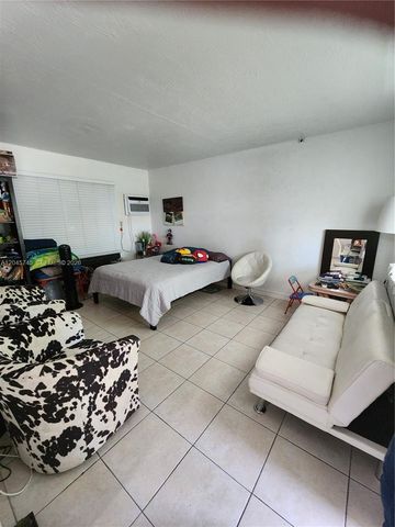 2000 Washington Street, Hollywood, FL 33020