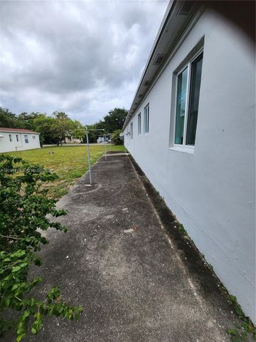 2000 Washington Street, Hollywood, FL 33020