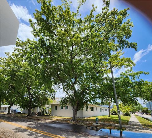 2000 Washington Street, Hollywood, FL 33020