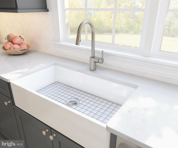 1005 JUSTIN DR, West Windsor, NJ 08550