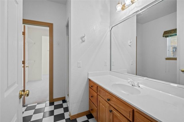 2712 W Linden Street, Rogers, AR 72758