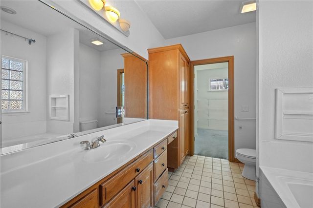 2712 W Linden Street, Rogers, AR 72758