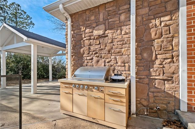 2712 W Linden Street, Rogers, AR 72758