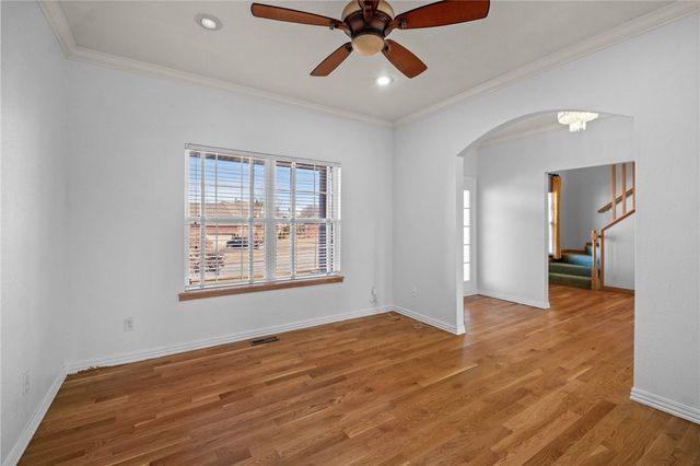 2712 W Linden Street, Rogers, AR 72758