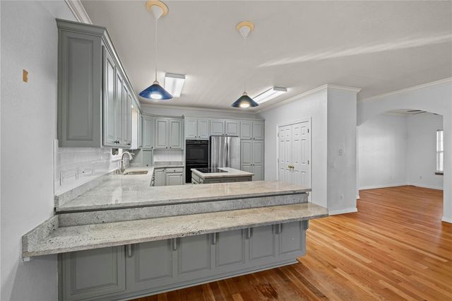 2712 W Linden Street, Rogers, AR 72758