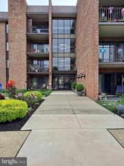 6105-00 DELAIRE LANDING RD #105, Philadelphia, PA 19114