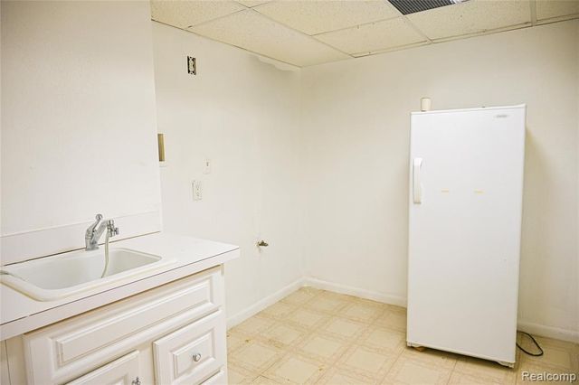 3726 Isabelle Street, Inkster, MI 48141