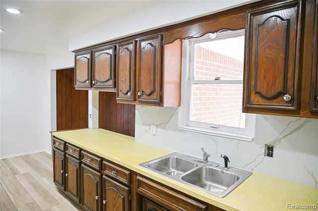 3726 Isabelle Street, Inkster, MI 48141