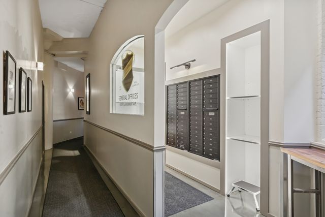 1801 W Larchmont Avenue 310, Chicago, IL 60613