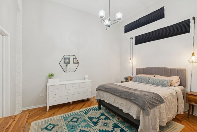 1801 W Larchmont Avenue 310, Chicago, IL 60613