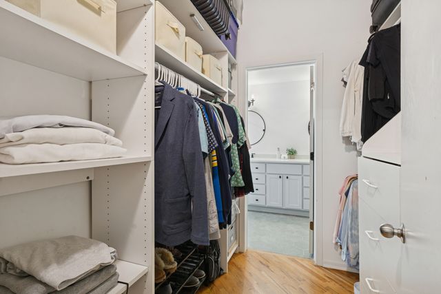 1801 W Larchmont Avenue 310, Chicago, IL 60613