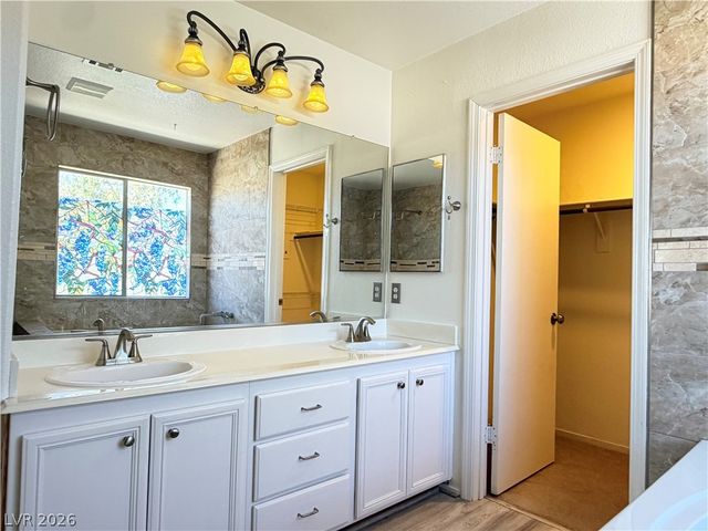 7388 Standing Timber Way, Las Vegas, NV 89113