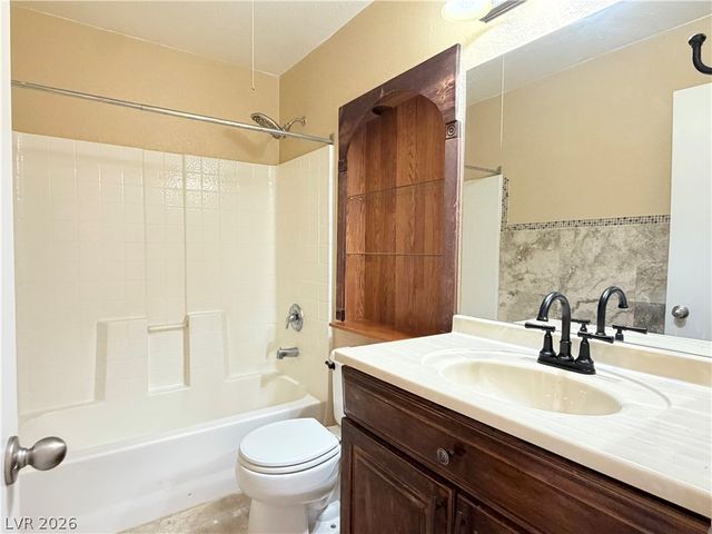 7388 Standing Timber Way, Las Vegas, NV 89113