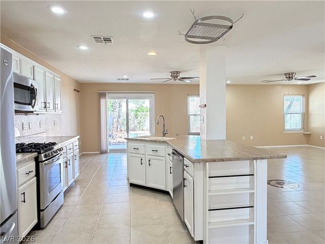 7388 Standing Timber Way, Las Vegas, NV 89113