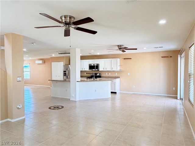 7388 Standing Timber Way, Las Vegas, NV 89113