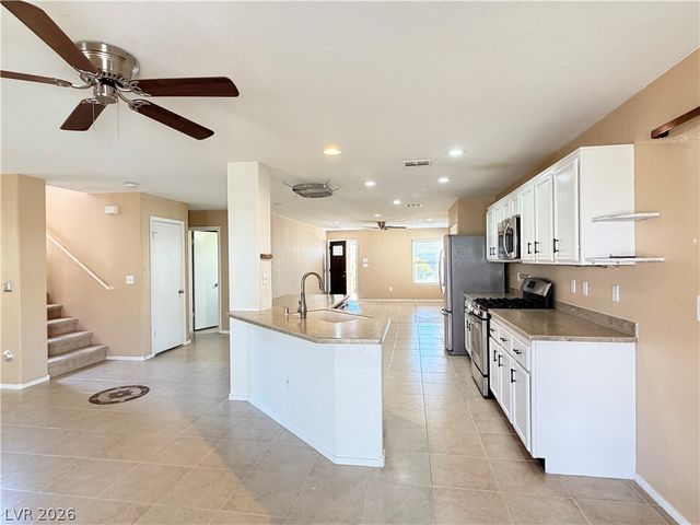 7388 Standing Timber Way, Las Vegas, NV 89113