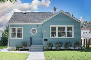 2433 S 74th STREET, West Allis, WI 53219