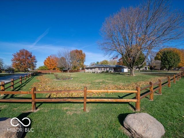 5652 Steven Drive, Greenwood, IN 46142