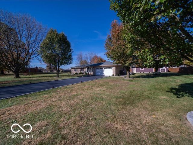 5652 Steven Drive, Greenwood, IN 46142