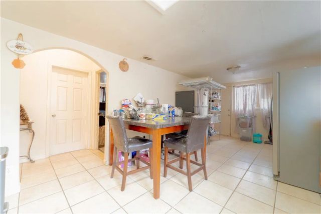 632 N College, Fresno, CA 93728