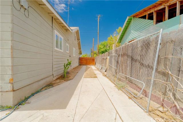 632 N College, Fresno, CA 93728