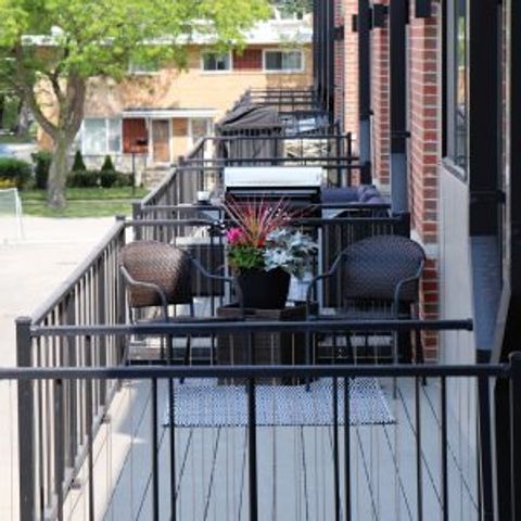 310 Lincoln Street 310, Mount Prospect, IL 60056