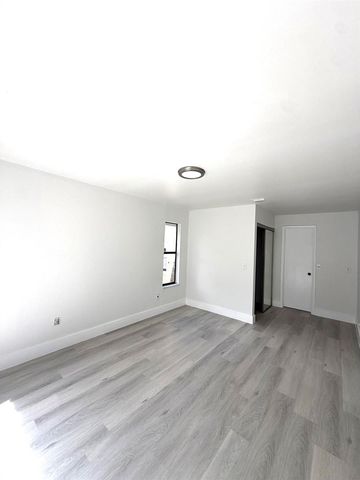 1909 Players Place, North Lauderdale, FL 33068