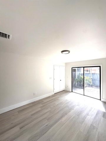 1909 Players Place, North Lauderdale, FL 33068