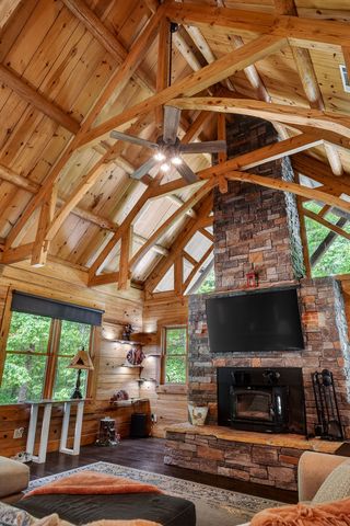 500 Branch Ln, Monterey, TN 38574