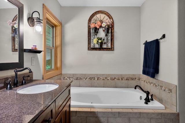 500 Branch Ln, Monterey, TN 38574