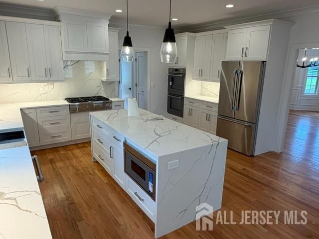 61 Vera Street, Piscataway, NJ 08854